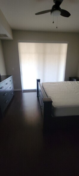 Building Photo - 1064 N Tamiami Trl