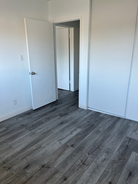 Building Photo - 537 S El Molino Ave