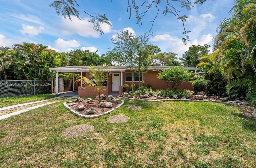 Building Photo - 1032 SW 22nd Ter