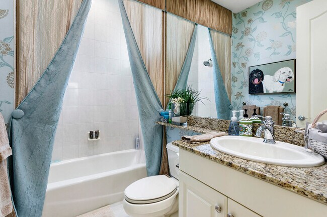 Building Photo - 6700 Fox Hollow Dr