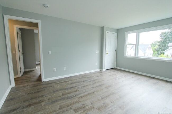 Building Photo - 17 Pinehurst Ave