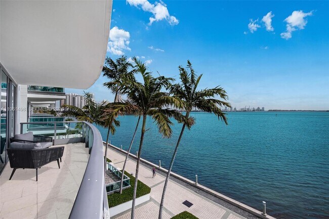Building Photo - 1331 Brickell Bay Dr