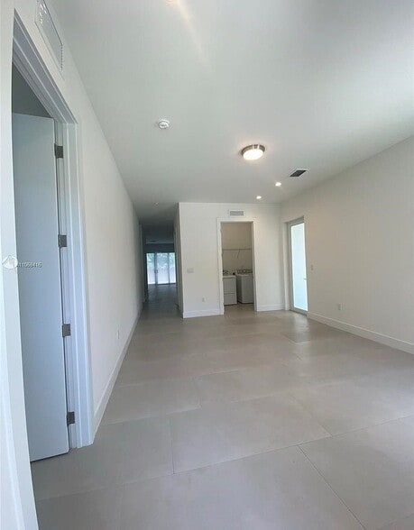 Building Photo - 3586 Franklin Ave