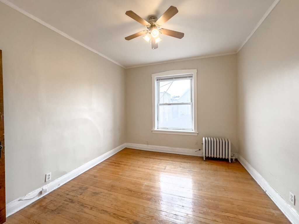 Building Photo - 4404 N Winchester Ave