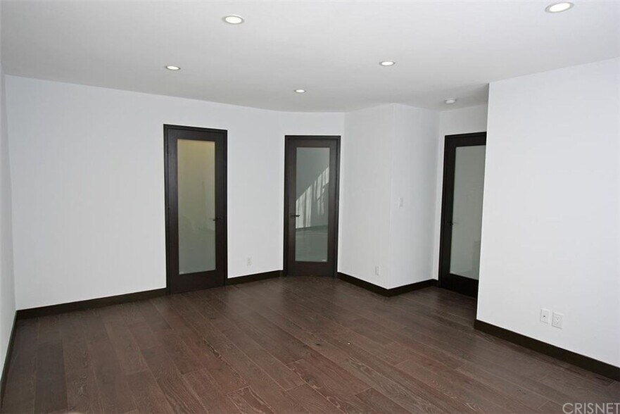 Building Photo - Live in the 90210! Stunning Modern Newly Renovated 2 Bedroom plus bonus room home in Beverly Hills!