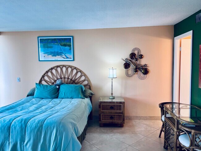 Building Photo - 5600 N Flagler Dr