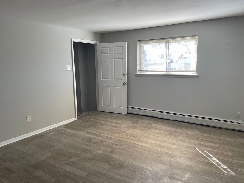 Building Photo - 4818 Unruh Ave