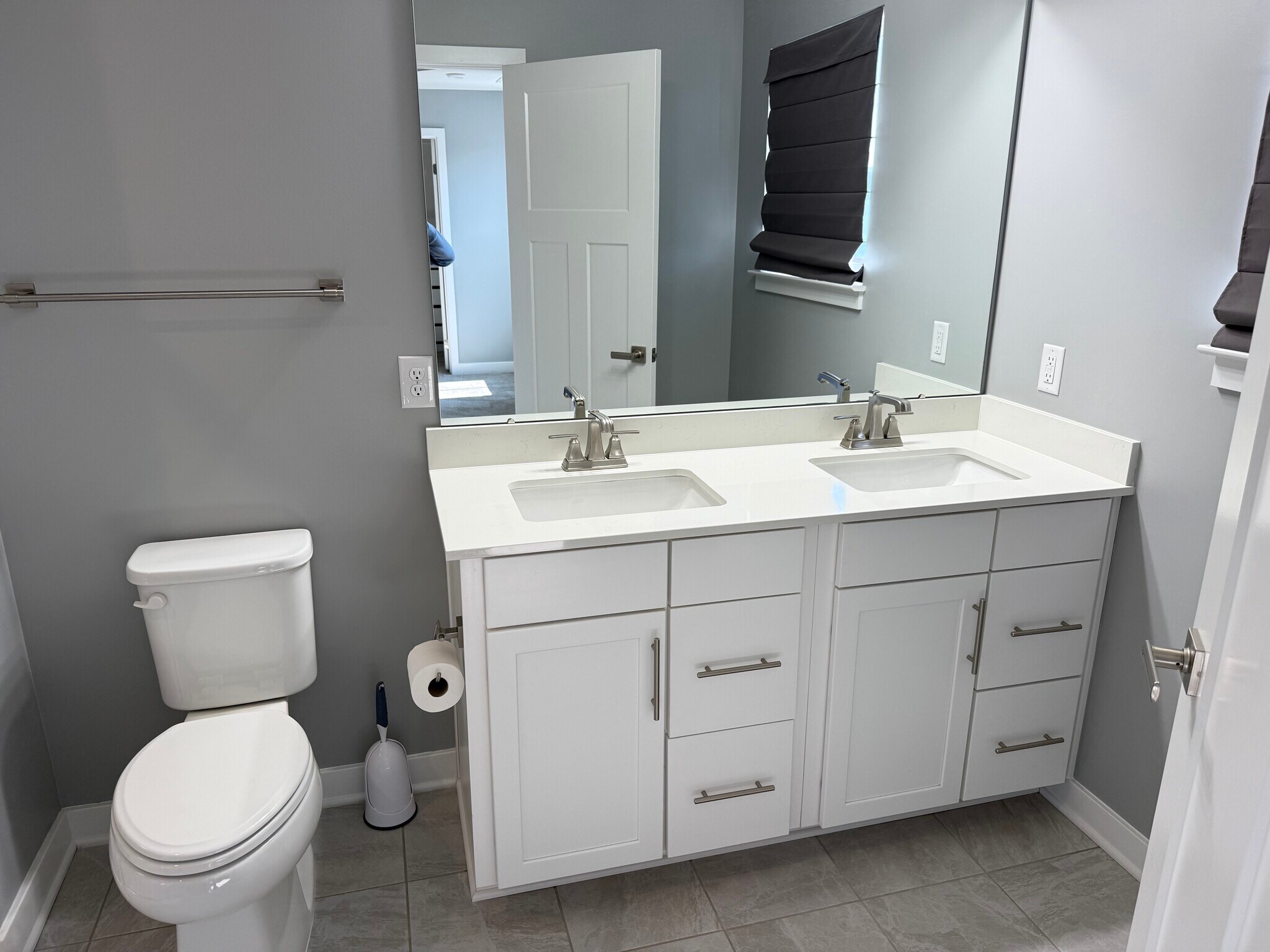 Building Photo - 310 Helenium Dr