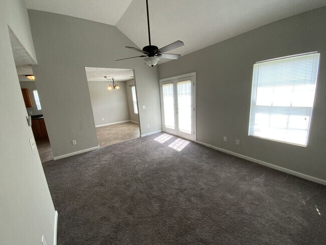 Building Photo - Great rental home near MTSU!
