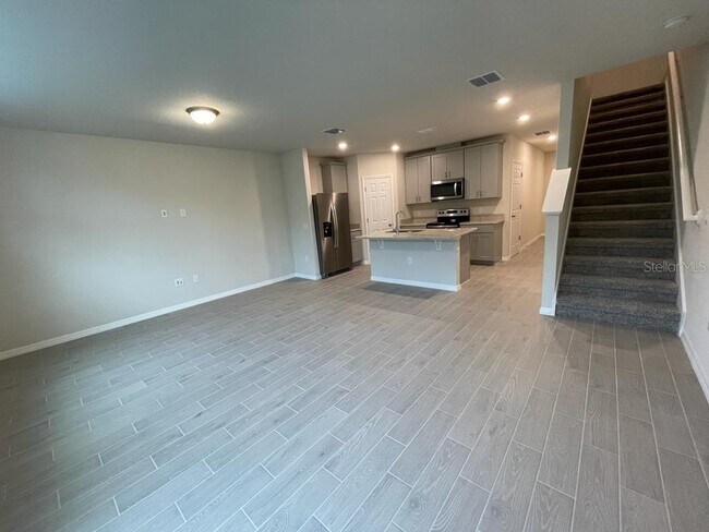 Building Photo - 418 Legacy Lp