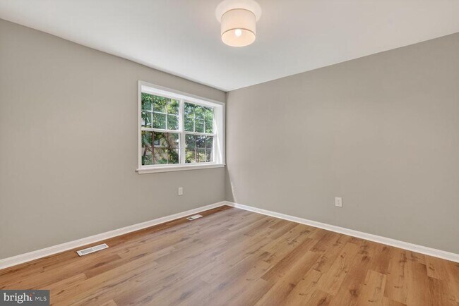 Building Photo - 1008 Rittenhouse St NW