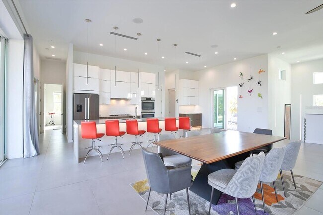 Building Photo - 3939 Higel Ave