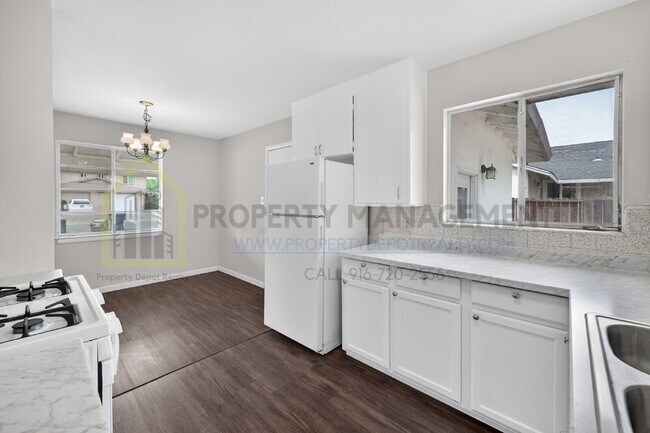 Building Photo - Charming 3-Bedroom Gem on Albatross Way - Cozy Living in Sacramento