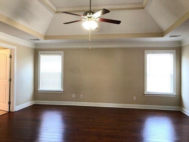 Building Photo - 226 Sandleton Way