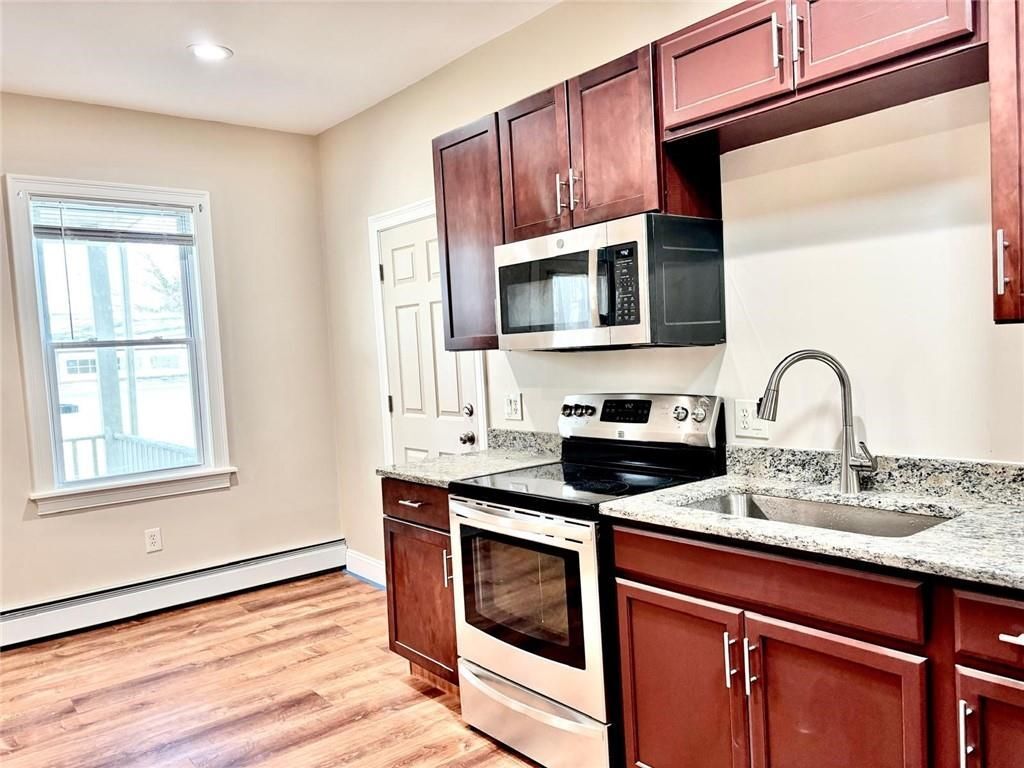 Building Photo - 41 Hudson St