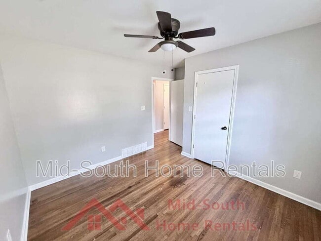 Building Photo - 4403 Jamaica Ave