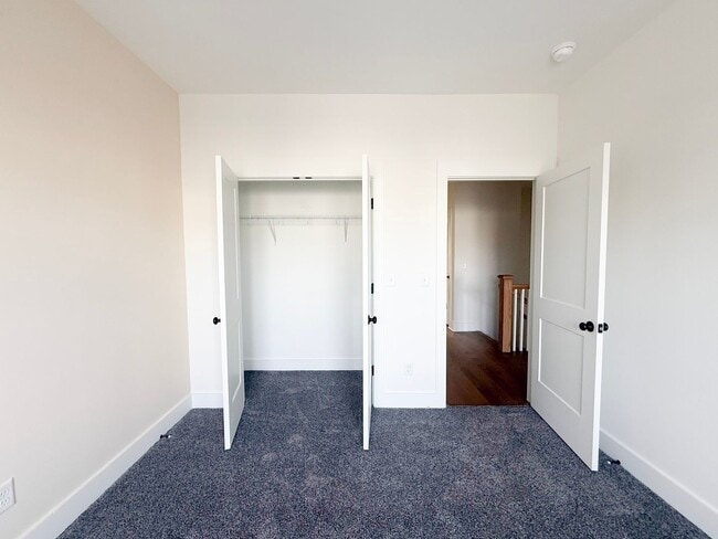 Building Photo - 4-Bedroom HOA Home with Pool Access Near Downtown Cookeville