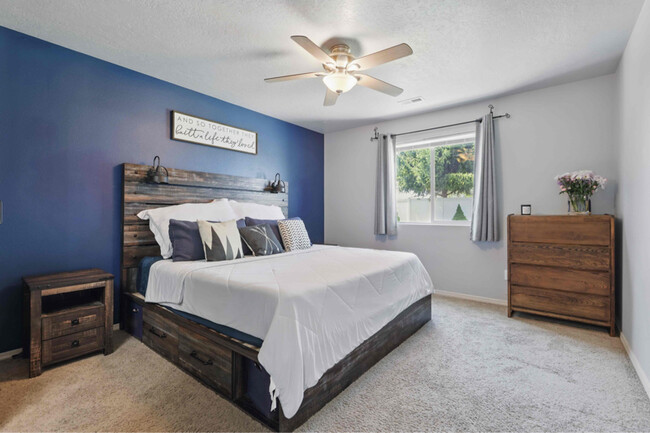 Building Photo - 984 N Star Bright Ln