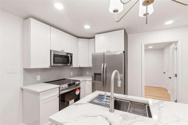 Building Photo - 6048 Blackhawk Trail SE