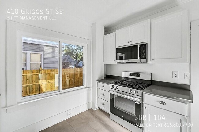 Building Photo - 418 Griggs St SE