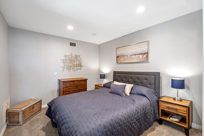 Building Photo - 5 Bedroom + 4 Bathroom Home  | Ocean Opulence | Furnished Monthly Rental