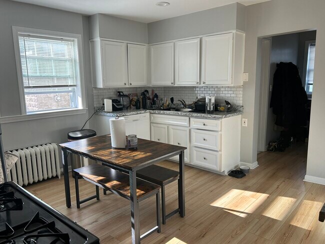 Building Photo - 26 Tapley Ave