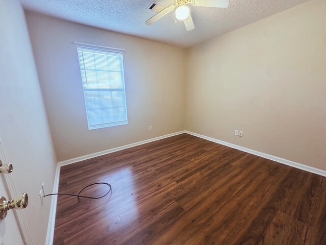 Building Photo - 102 Calli St