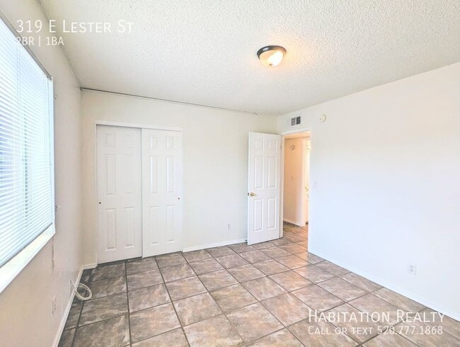 Building Photo - 319 E Lester St