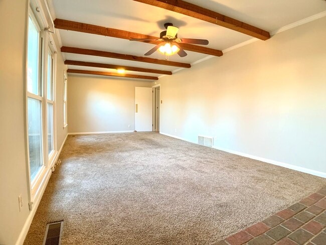 Building Photo - 30 Bunker Hill Rd