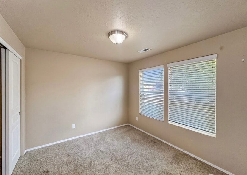 1st bedroom - 314 SW Homestead Ave