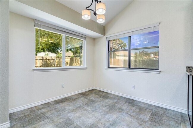 Building Photo - 507 Gregory Cove
