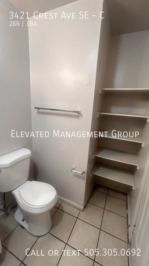 Building Photo - 2 bedroom, IMMEDIATE move in!