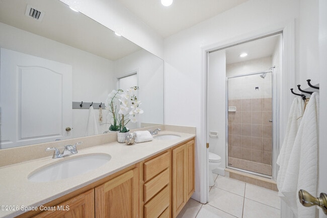 Building Photo - 2605 S Park Ave