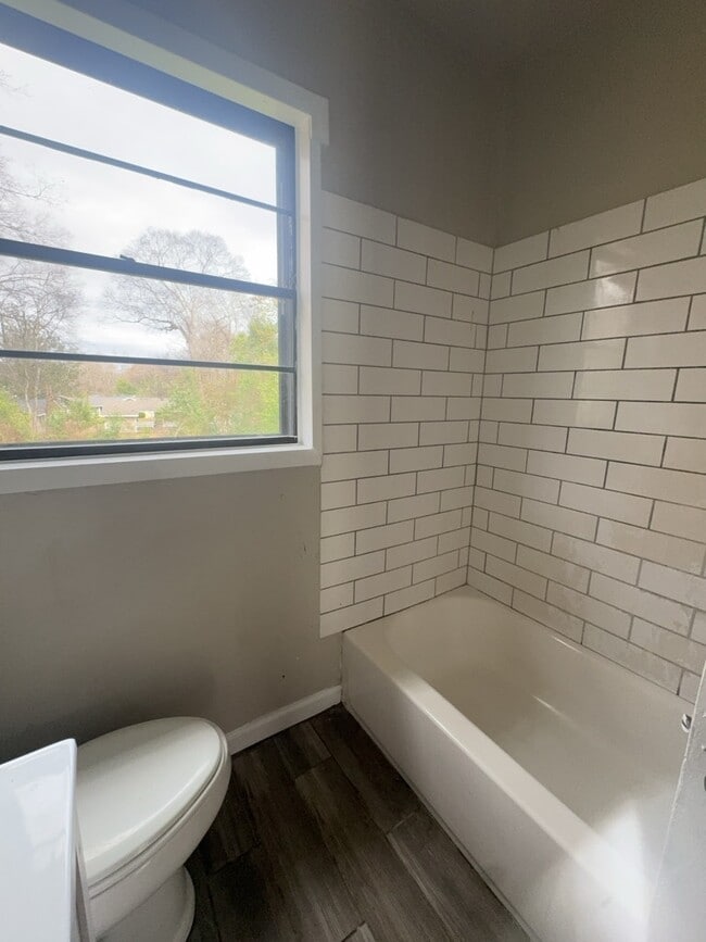 Building Photo - 320 Lawrence Rd