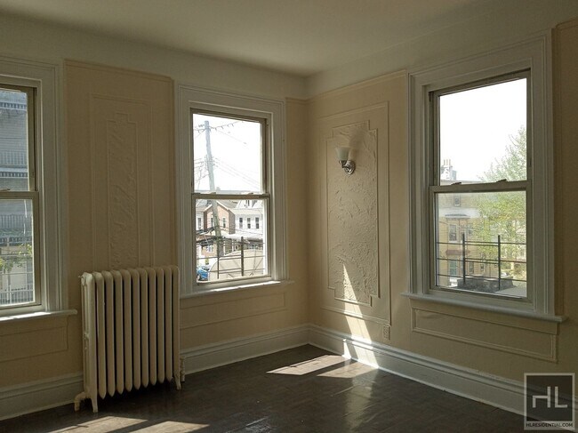 Building Photo - Chestnut St Yonkers