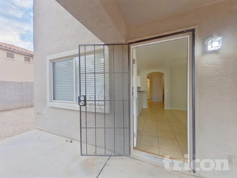 Building Photo - 7024 N 77th Dr