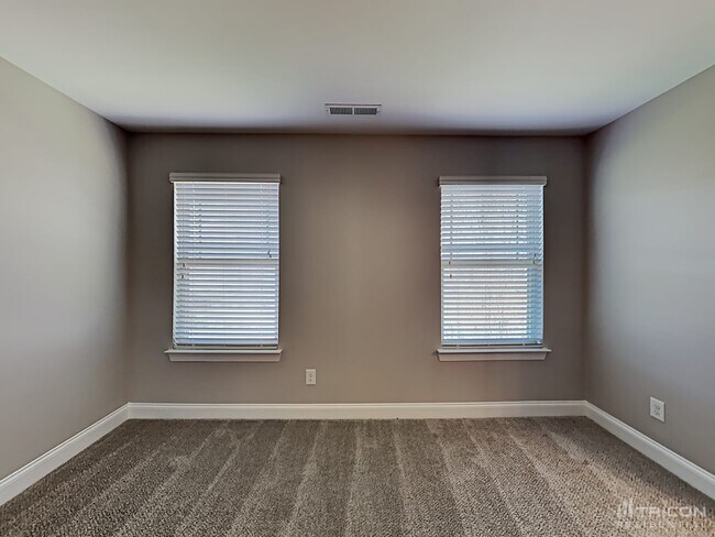 Building Photo - 4428 Redfern Pl
