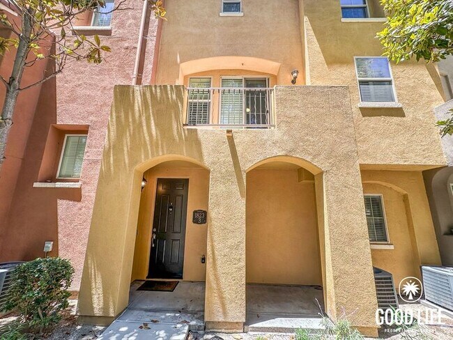 Building Photo - 1823 Peach Ct