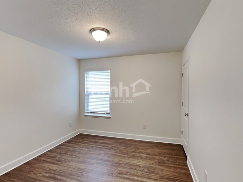 Building Photo - 29558 Cedar Waxwing Dr