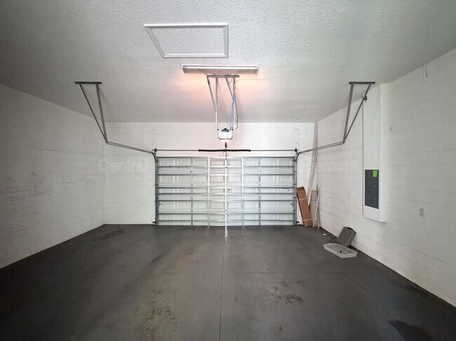 Building Photo - 13808 Chauvin Ave