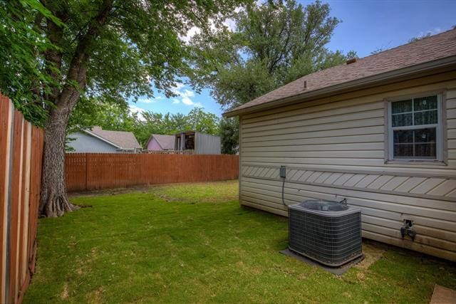 Building Photo - 5519 Bainbridge Dr