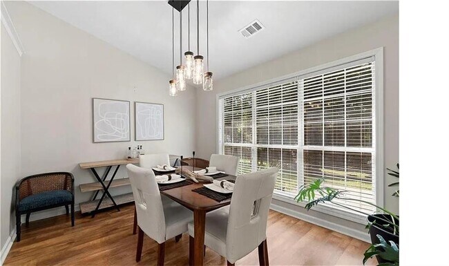 Building Photo - 5440 Windcrest Ln