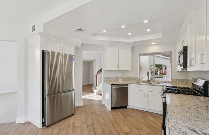 Building Photo - 16021 Augusta Dr