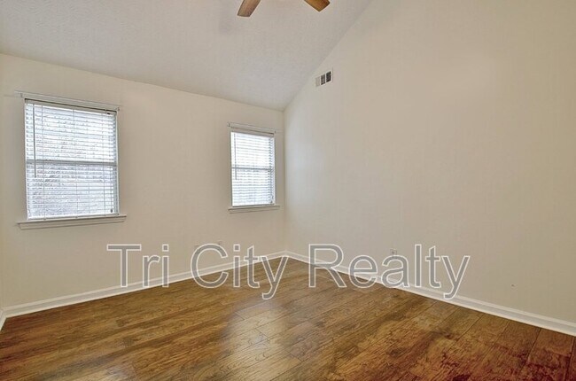 Building Photo - 350 Cobbler Dr