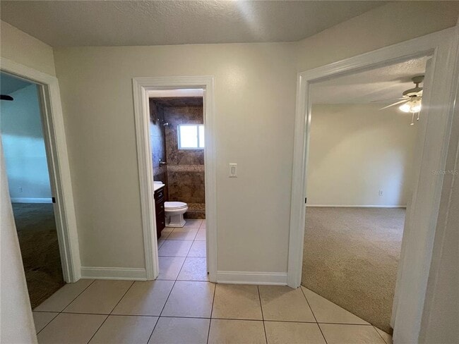 Building Photo - 1331 Queen Elaine Dr