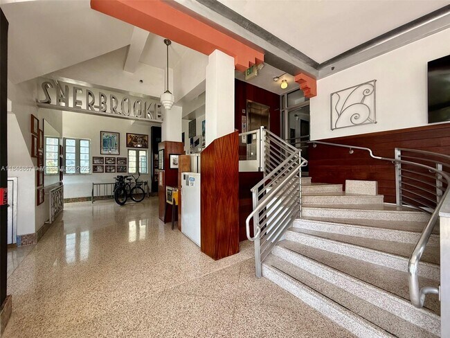 Building Photo - 901 Collins Ave