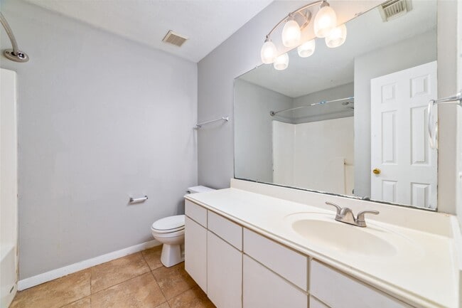 Building Photo - 10810 Meadow Walk Ln