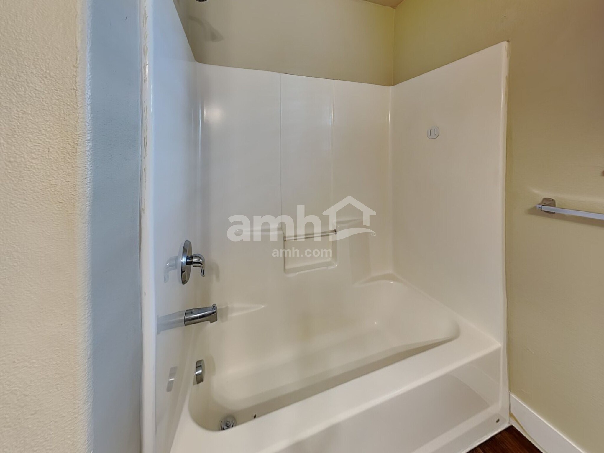 Building Photo - 1115 SE Rollins Ave