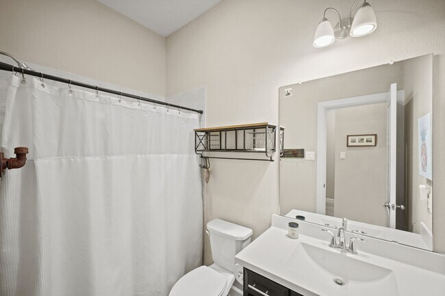 Building Photo - 6002 Daggerwing Wy