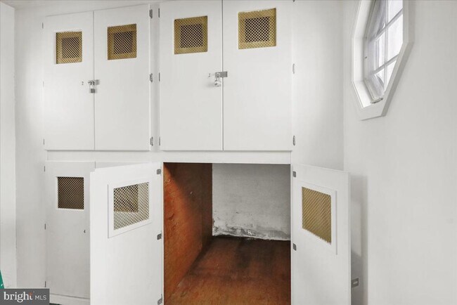 Building Photo - 630 Pine St